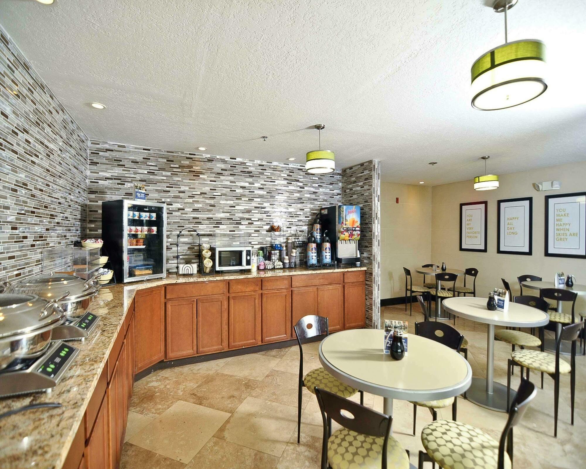Best Western Norwalk Buitenkant foto